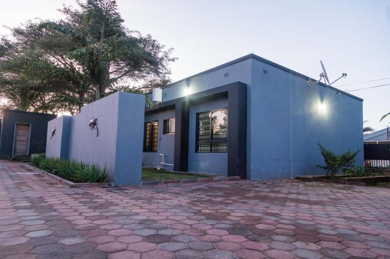 Ferienwohnung Blue Agave F1 Lusaka Exterior foto